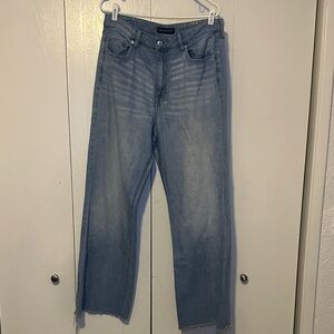Aeropostale women’s Faded Blue Relaxed Jeans